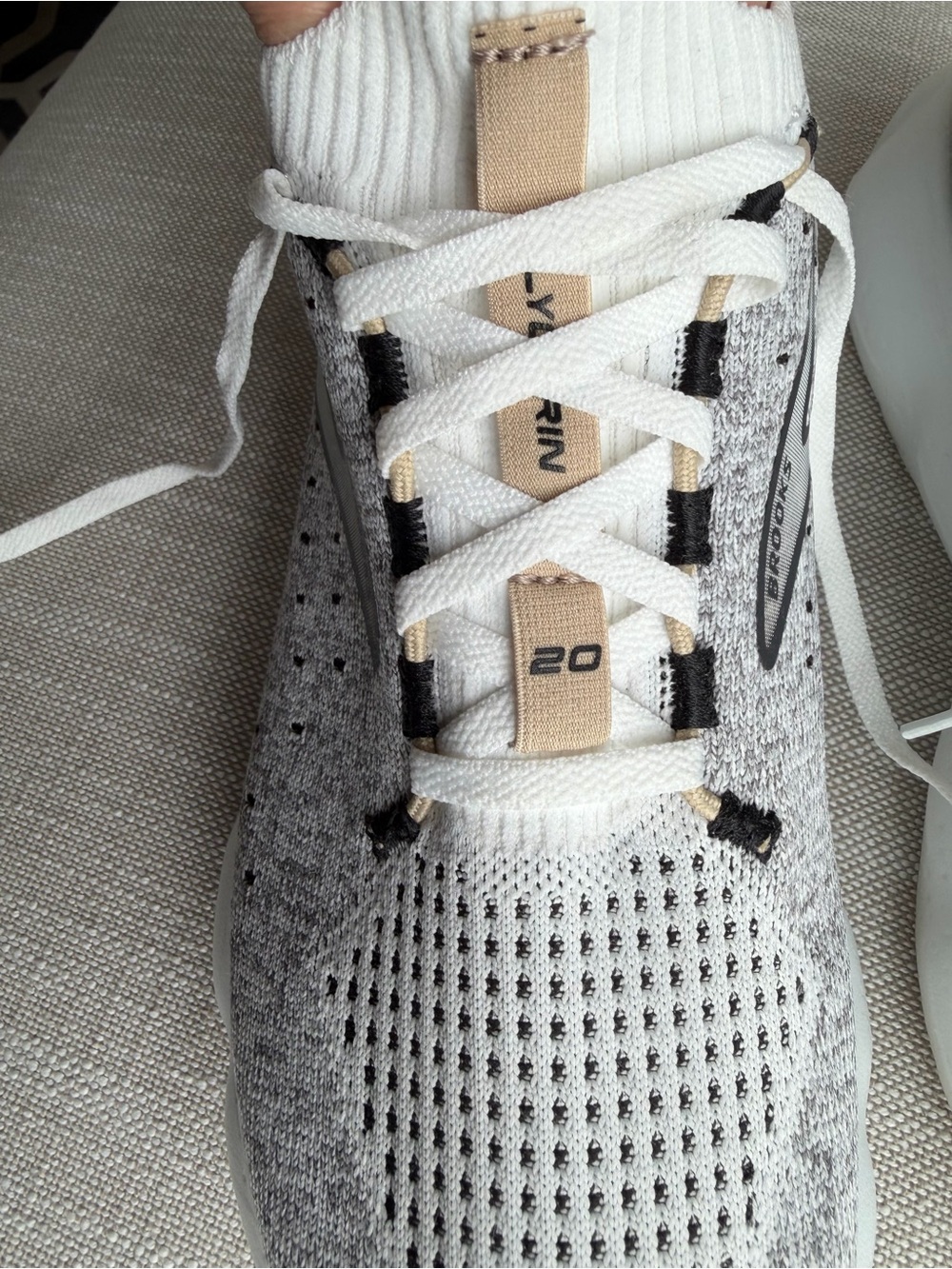 NWOT Women’s Brooks Glycerin 20 StealthFit Sneakers Sz 9 Medium Neutral Cushion - Picture 9 of 14